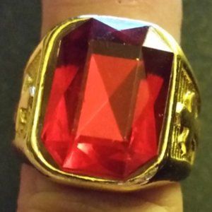 men's size 10 gold tone and cubit ruby ring
